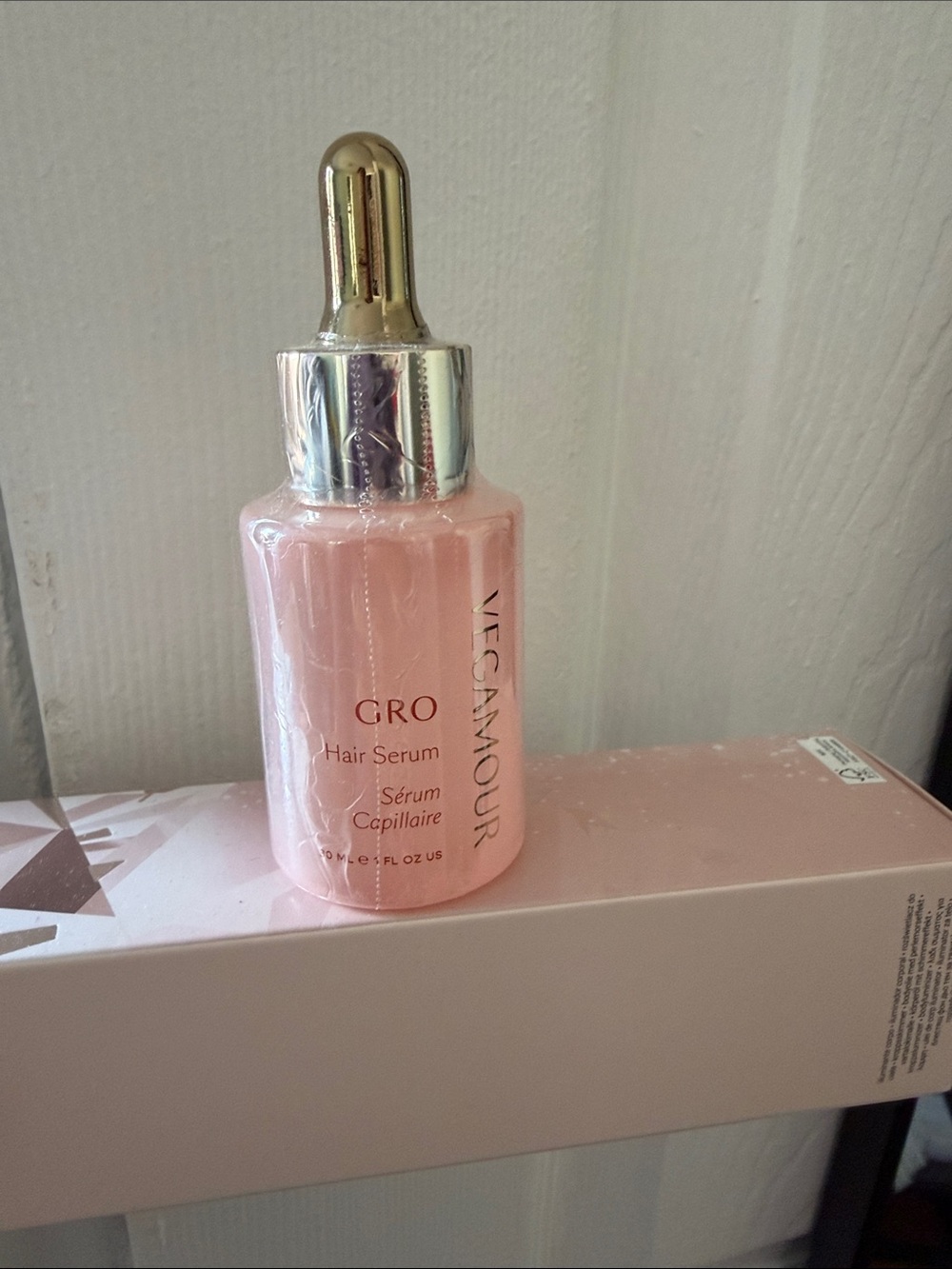 Vegamour GRO Hair Serum – Soft Pink Nourishing Treatment
